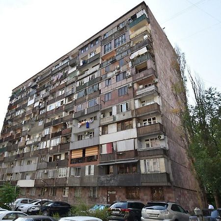Apartments In Center Of Yerevan,Koghbatsi 1A Street Exterior photo