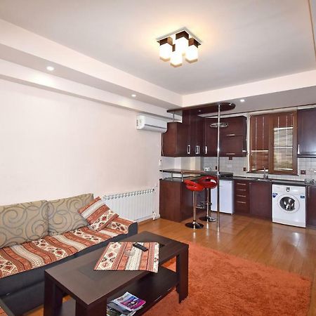 Apartments In Center Of Yerevan,Koghbatsi 1A Street Exterior photo
