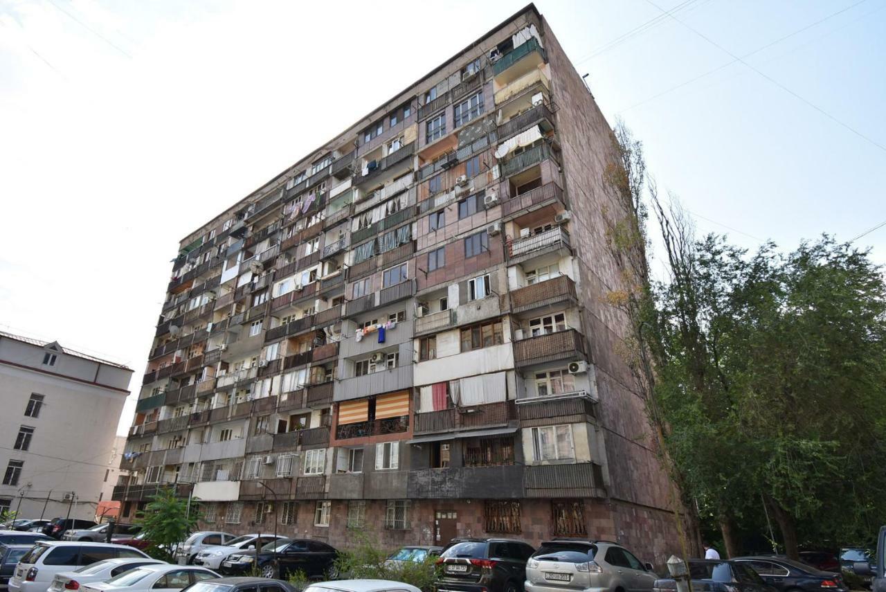 Apartments In Center Of Yerevan,Koghbatsi 1A Street Exterior photo